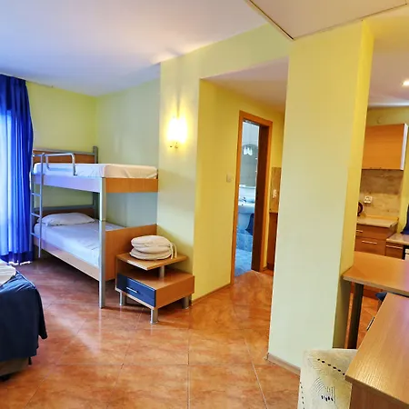 Bora Bora Готель 3*